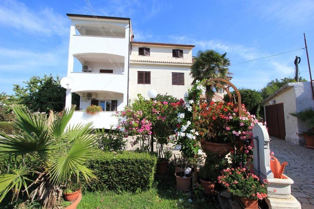 Apartments Anita Pomer Exterior photo